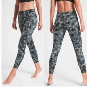 Athleta Powervita Tie Dye Salutation 7/8 Size Small